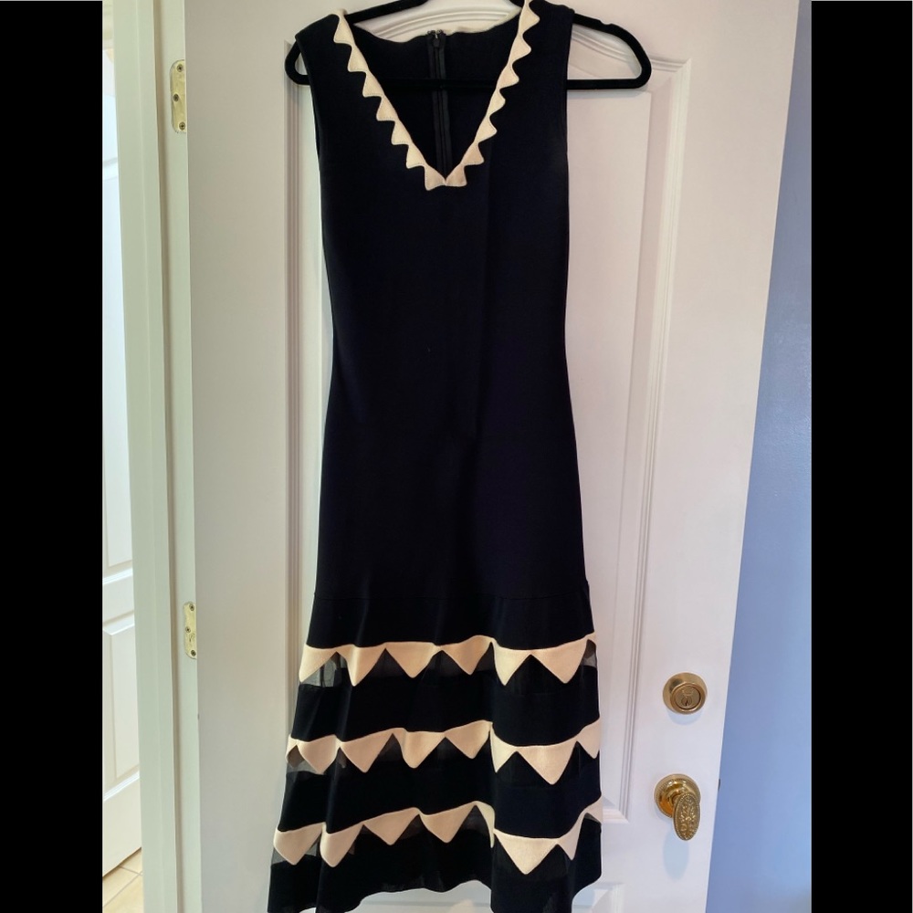 OSCAR DE LA RENTA. Sample size knit dress
